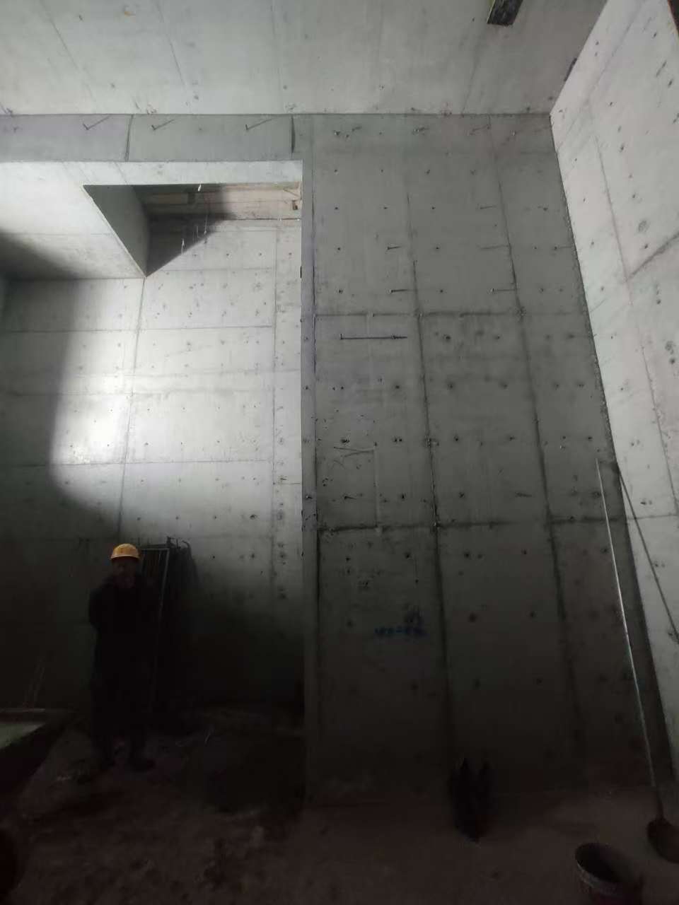 松柏镇墙上开槽钢筋断了有影响吗